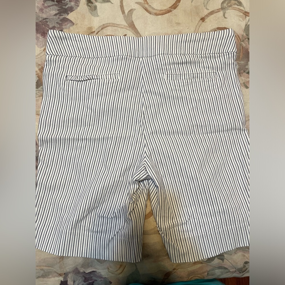 Women’s Stretchy Bermuda Shorts - Picture 2 of 6